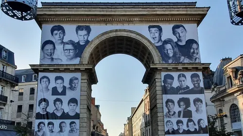 Avez-vous vu cette expo sur la porte Guillaume ? 